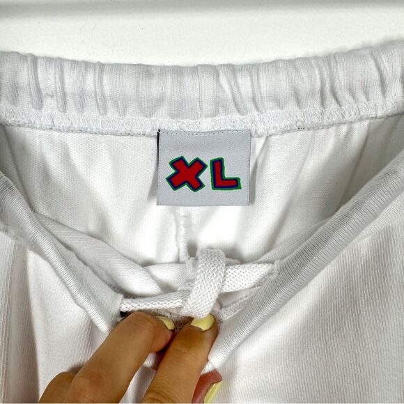 Mega Yacht New Women's Size X-Large White Pink CC Barbie Sweat Shorts New in Bag - Picture 3 of 6